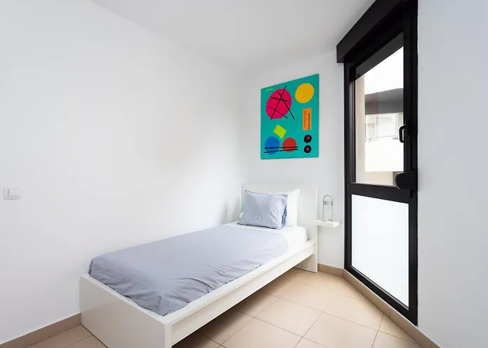 アパート Art By Sunkeyrents